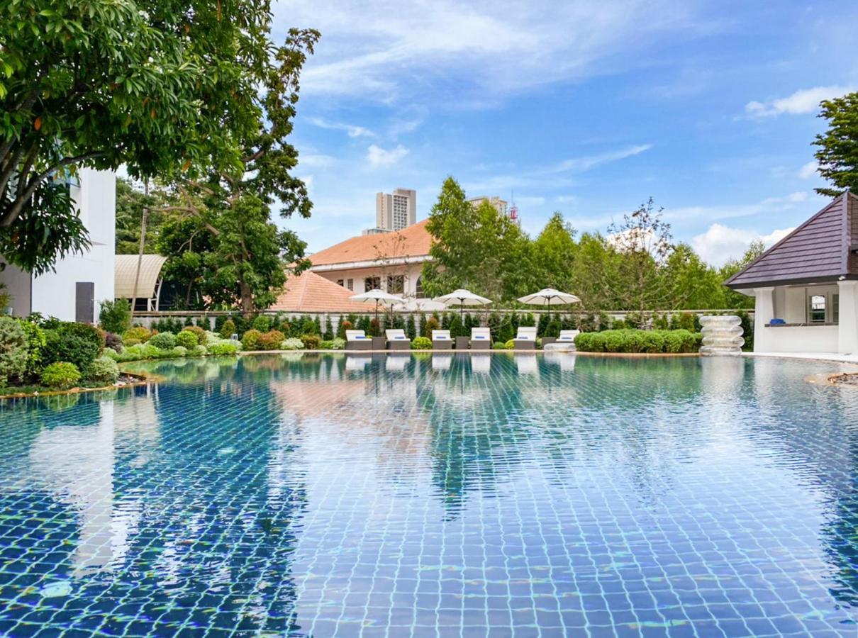 Manhattan Pattaya Hotel - Sha Extra Plus Exterior photo