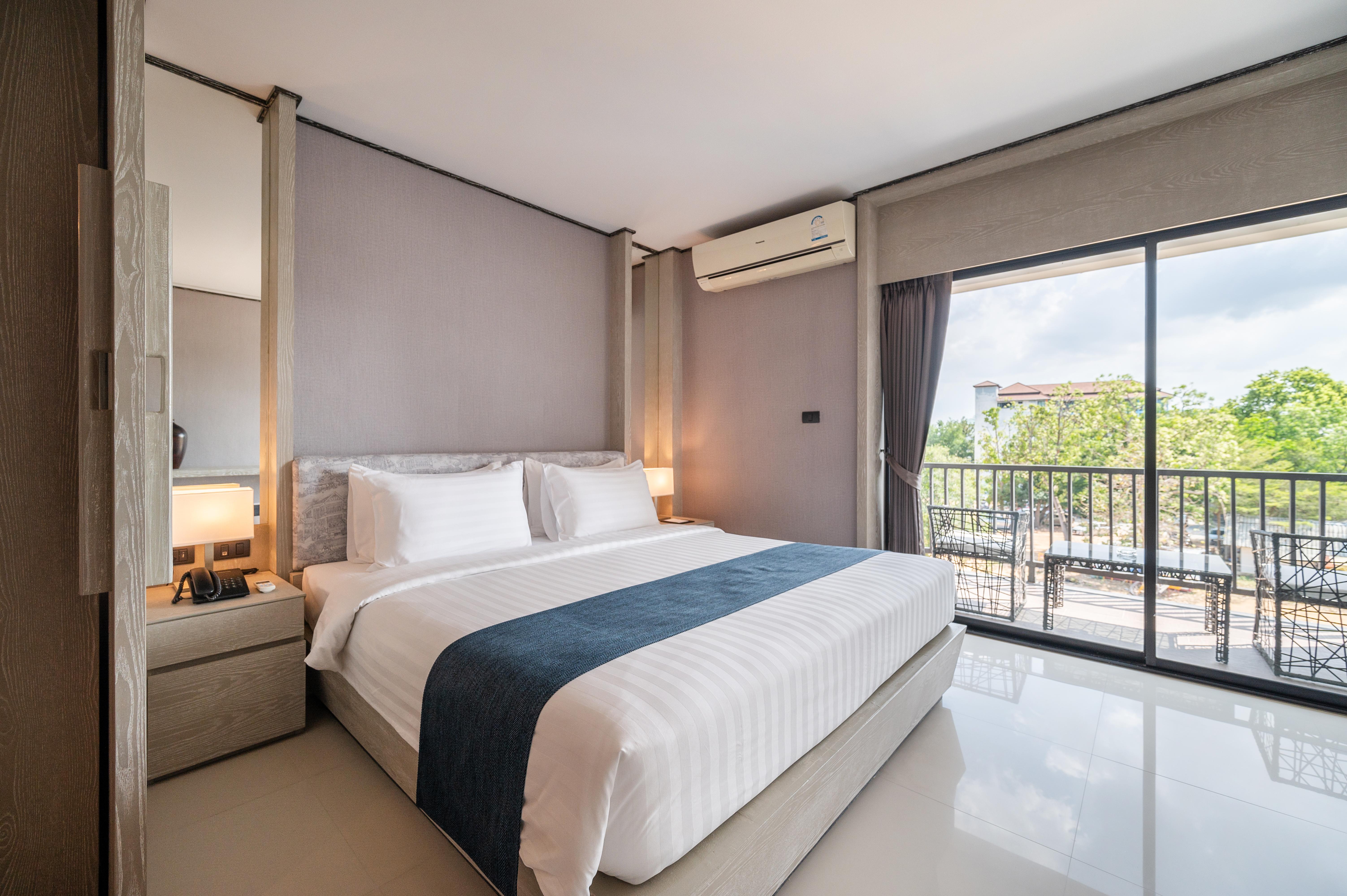Manhattan Pattaya Hotel - Sha Extra Plus Exterior photo