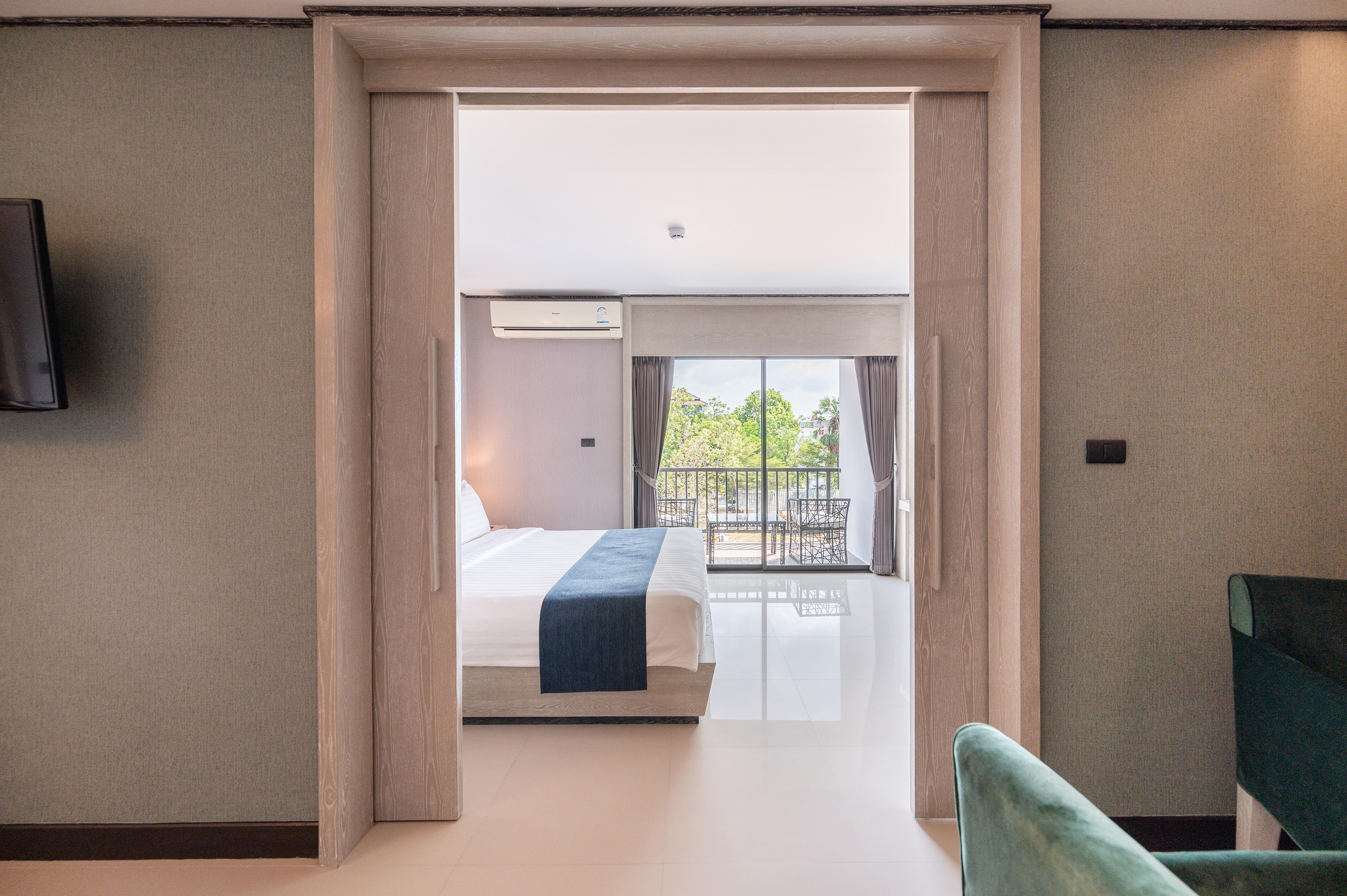 Manhattan Pattaya Hotel - Sha Extra Plus Exterior photo